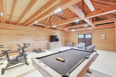 Russwood Acres Estate ft Gym Cinema Pool Table House in Frisco