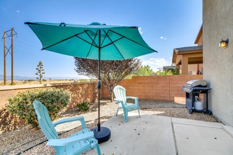 Family-Friendly Home with Mtn View in Albuquerque! Haus in Rio Rancho