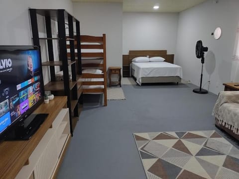 Communal lounge/ TV room, Bed, TV and multimedia, Photo of the whole room, Bedroom, bunk bed