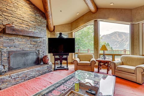 Mtn-View Ketchum Retreat, 1 Mi to Skiing! House in Ketchum