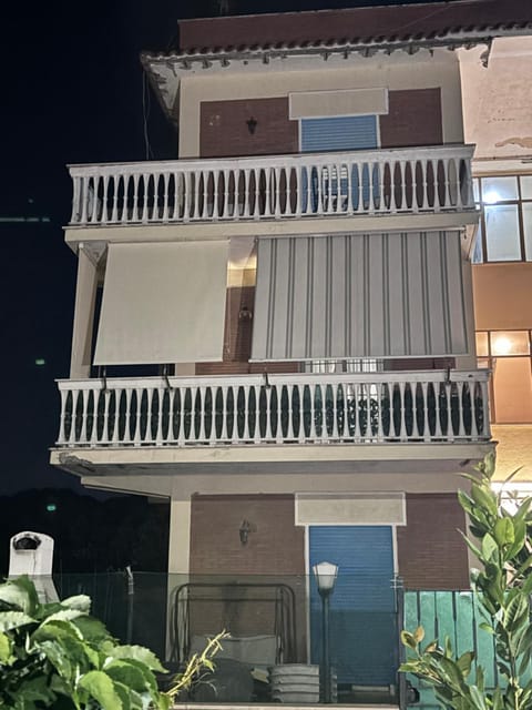 Property building, Balcony/Terrace