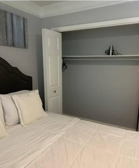 NEWLY Renovated STUDIO 1bed1bath Apartment in East Point