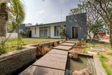 Property building, Natural landscape, Garden