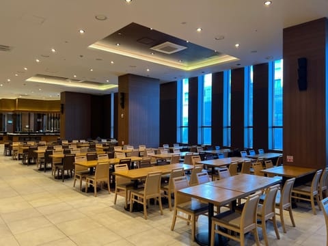 Restaurant/places to eat, Banquet/Function facilities