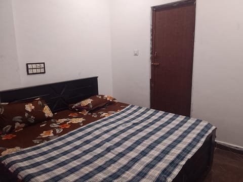 SUNROYAL stay Bed and Breakfast in Tirupati