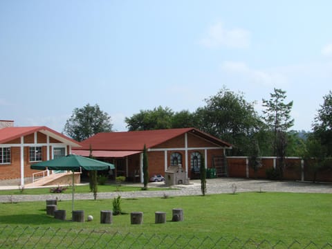 Los Ócalos Villas House in Hidalgo, Mexico