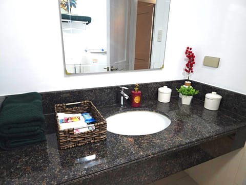 lea home flair tower staycation mandaluyong Bed and Breakfast in Mandaluyong