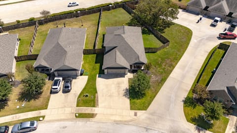 Property building, Neighbourhood, Bird's eye view