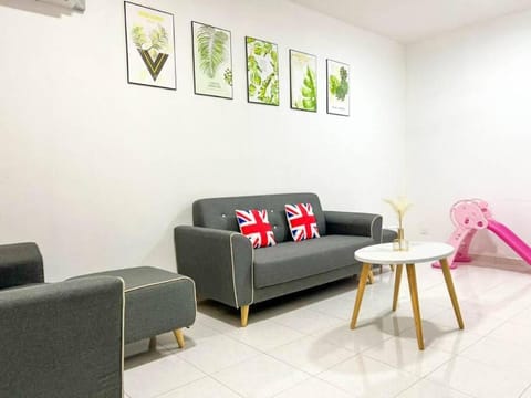 Bukit Indah 9-11 Pax 5Min To Aeon Apartment in Johor Bahru