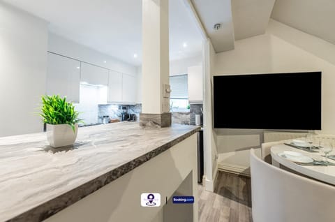 TV and multimedia, Kitchen or kitchenette, Dining area