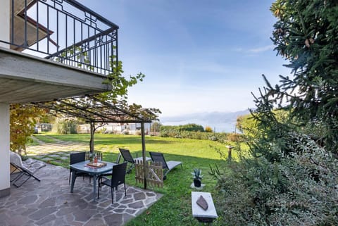 Monoroom With Garden And Lake View Apartment in San Zeno di Montagna