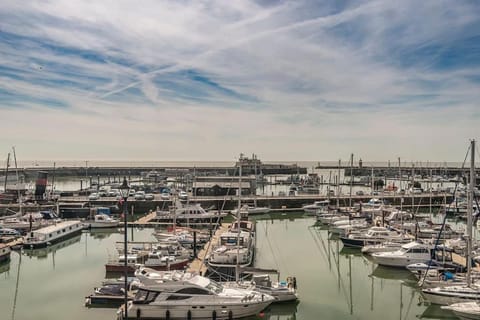 Harbour view - 2 bedroom - stunning harbour views Apartment in Ramsgate