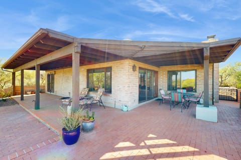 Sunlit Sanctuary House in Catalina Foothills