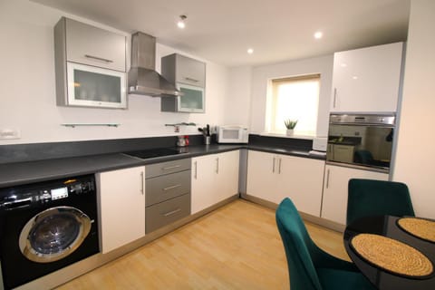 Winterthur Apartments ShortStays Apartamento in Basingstoke