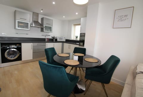 Winterthur Apartments ShortStays Apartamento in Basingstoke