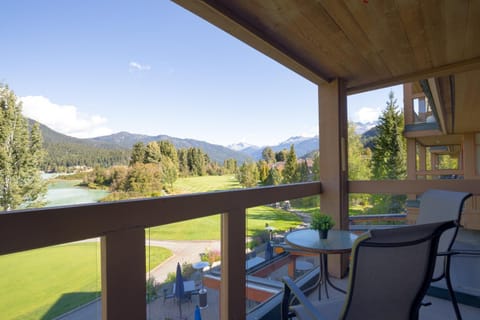 Patio, Day, Natural landscape, View (from property/room), Balcony/Terrace, Lake view, Mountain view