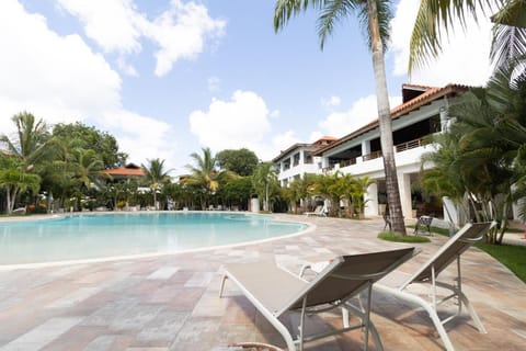 Coastal Luxury 2-Bed w Pool Access in Bayahibe Apartment in Los Melones