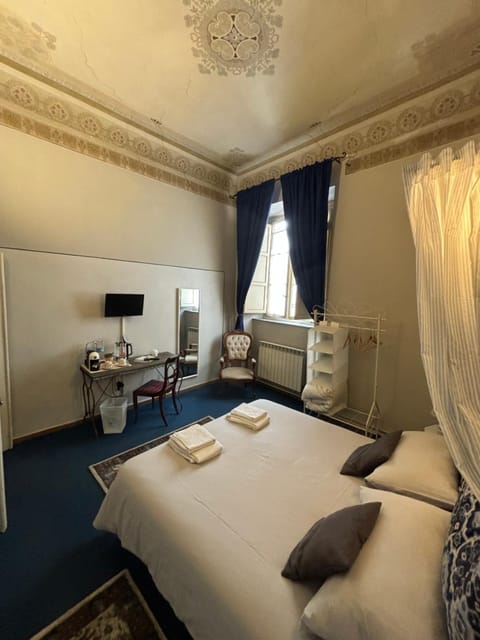 TV and multimedia, Coffee/tea facilities, Photo of the whole room, Bedroom