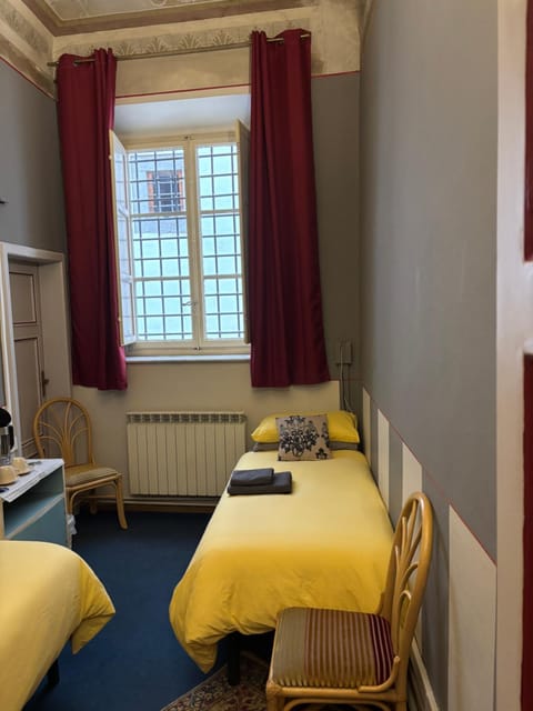 Bed, Photo of the whole room, Bedroom, internet