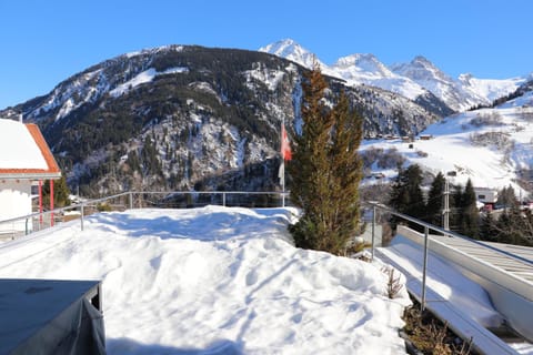 Balcony/Terrace, Balcony/Terrace, Mountain view