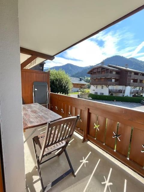 Balcony/Terrace, Dining area, Mountain view