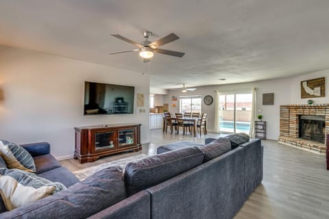 Pet-Friendly Home 2 Mi to Lake Havasu! House in Lake Havasu City