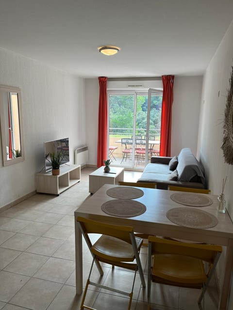 Fabuleux appartement avec piscine Apartment in Roquebrune-sur-Argens