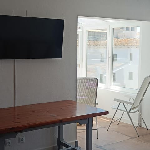 TV and multimedia, Dining area