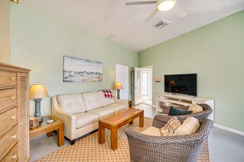 Beach Access and Resort Amenities Jensen Beach Home House in Hutchinson Island