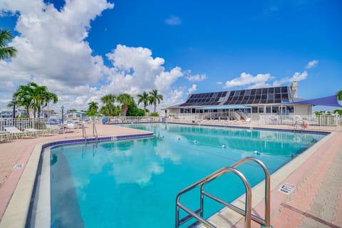 Beach Access and Resort Amenities Jensen Beach Home House in Hutchinson Island