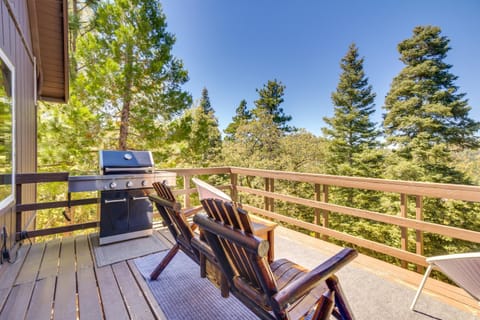 Cabin with Game Room and 2 Decks in Lake Arrowhead! House in Lake Arrowhead