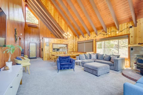 Cabin with Game Room and 2 Decks in Lake Arrowhead! House in Lake Arrowhead