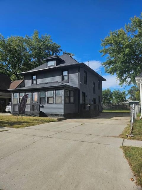 Duplex in Des Moines Near Downtown and ISF Apartment in Des Moines