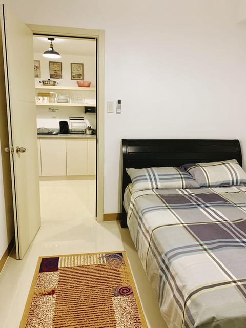 2br condo in Southmall Las Pinas 25 mins to NAIA Apartment hotel in Las Pinas