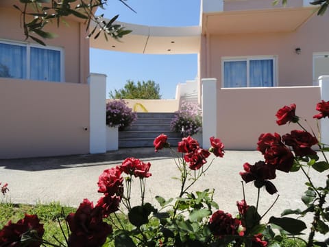 Pardalakis Studios Apartment in Crete