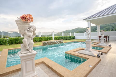 Patio, Nearby landmark, Day, Natural landscape, Mountain view, Pool view, Swimming pool, sunbed