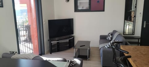 TV and multimedia, Living room, Seating area