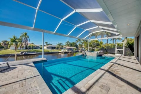 Villa Pure Elegance by CoralVilla - pool, for boaters Villa in Cape Coral