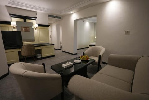 TV and multimedia, Living room, Seating area, minibar, air conditioner