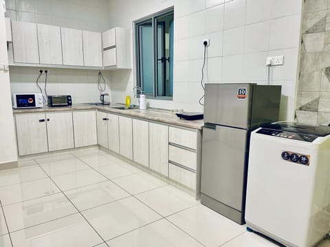 Near Sunway Damen Cozy Homestay Apartment in Subang Jaya