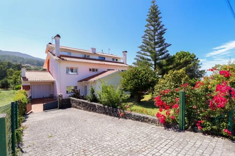 Property building, Day, Garden, Garden view