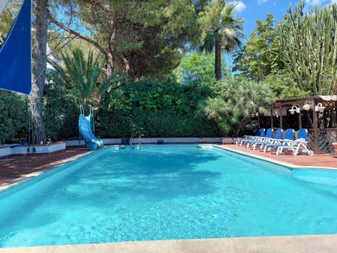 Pool view, Swimming pool