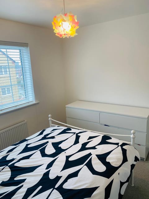 Spacious Double room Vacation rental in Northampton