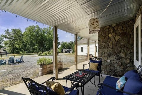 Natural landscape, Balcony/Terrace, Seating area