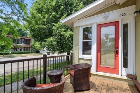 Newly Renovated - Private Home in the Heart of Downtown Lake Geneva - Dog Friendly - Secluded Back Deck House in Lake Geneva