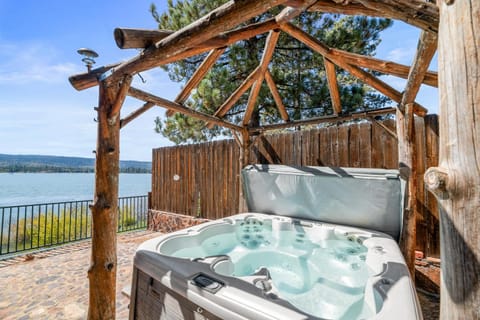 Patio, Hot Tub, Lake view