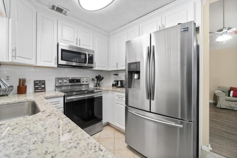 Kitchen or kitchenette, dishwasher, oven, pet friendly, stove, toaster