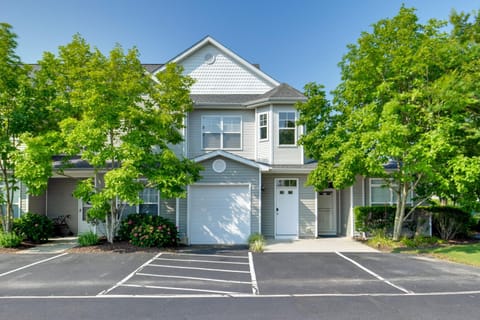 Townhome in Quiet Lewes Community Ping-Pong Table House in Sussex County