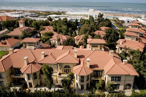 Property building, Day, Natural landscape, Sea view, Street view