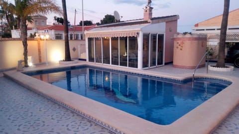 Casa Valdi, fantastic 4 bedroom house with private,heated swimming pool and barbecue House in Vega Baja del Segura